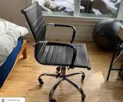 Modern back office chair